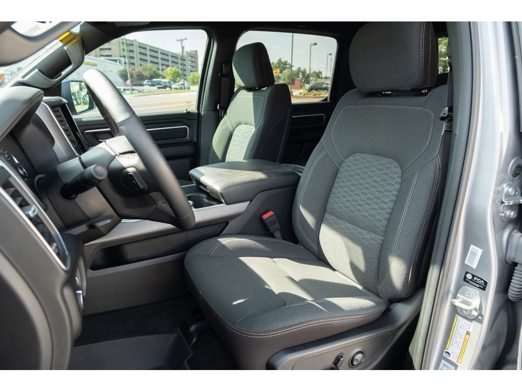 Used 2025 RAM 1500 Big Horn AWD/4WD image 12