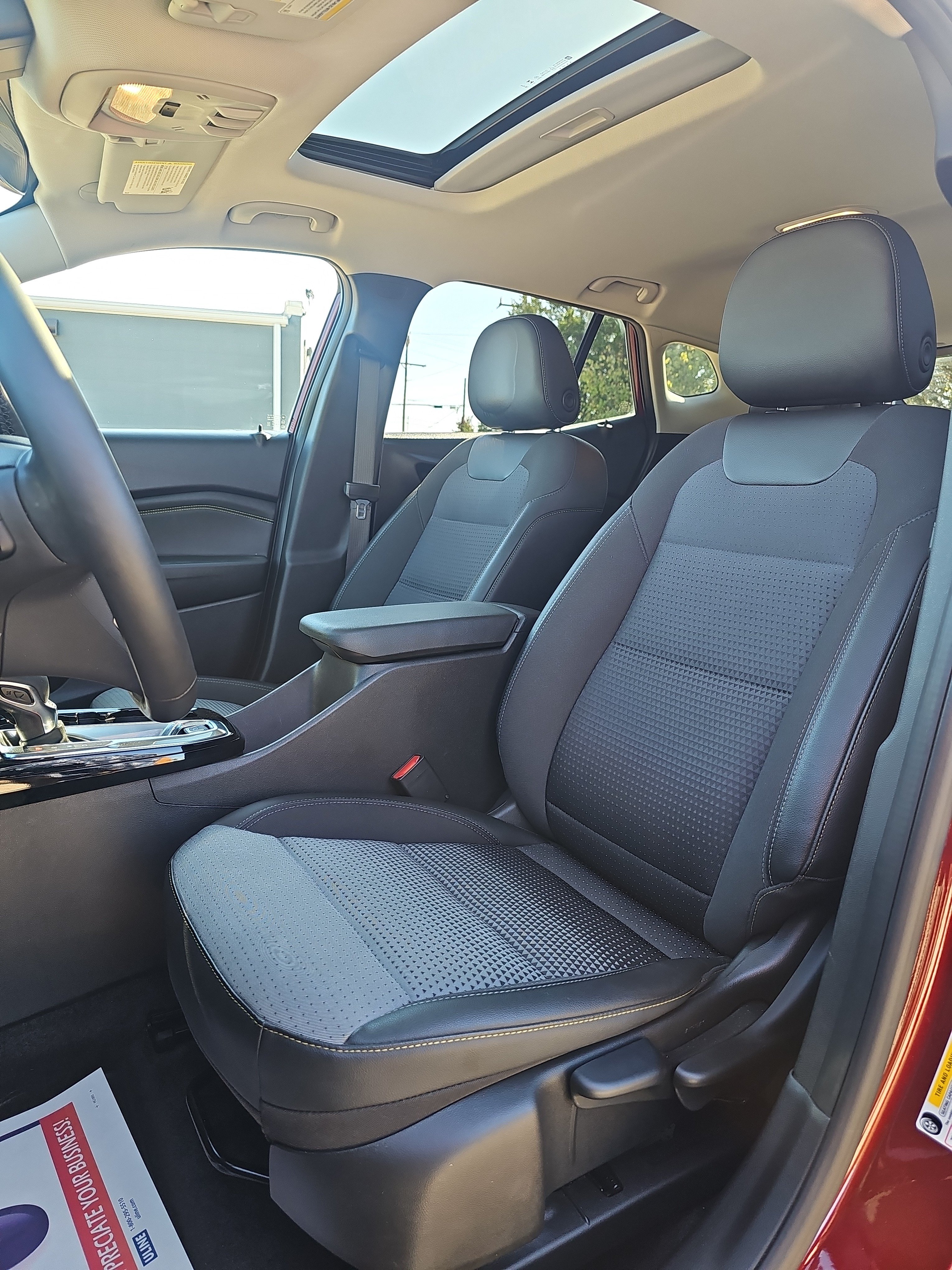 Used 2024 Chevrolet Trax LT w/ Sunroof Package FWD image 19