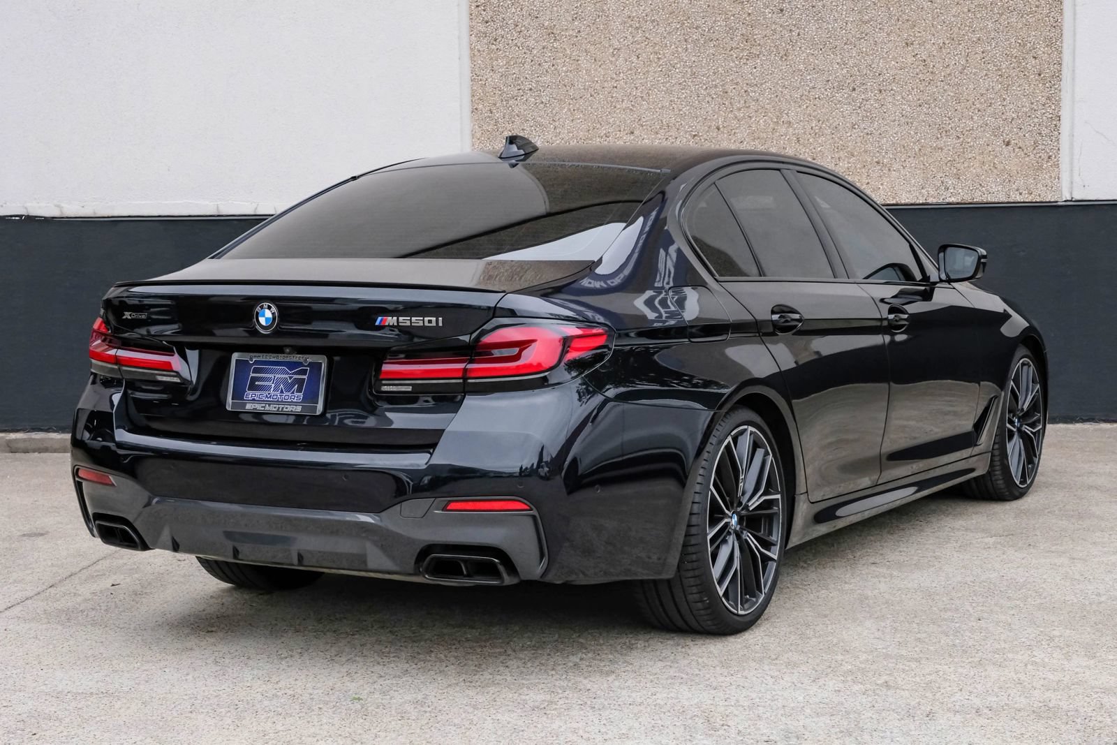 Used 2023 BMW M550i xDrive w/ Executive Package AWD/4WD image 12