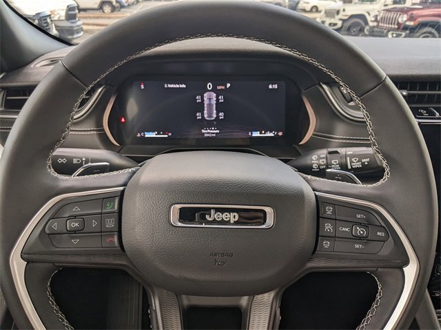 Used 2025 Jeep Grand Cherokee Laredo X image 22
