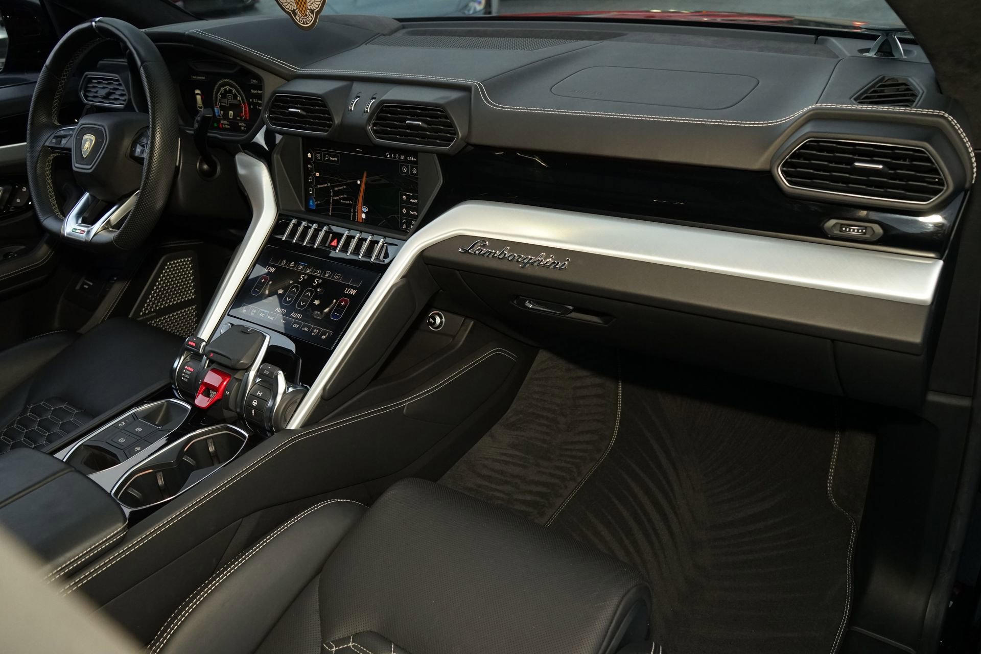 Used 2019 Lamborghini Urus image 13