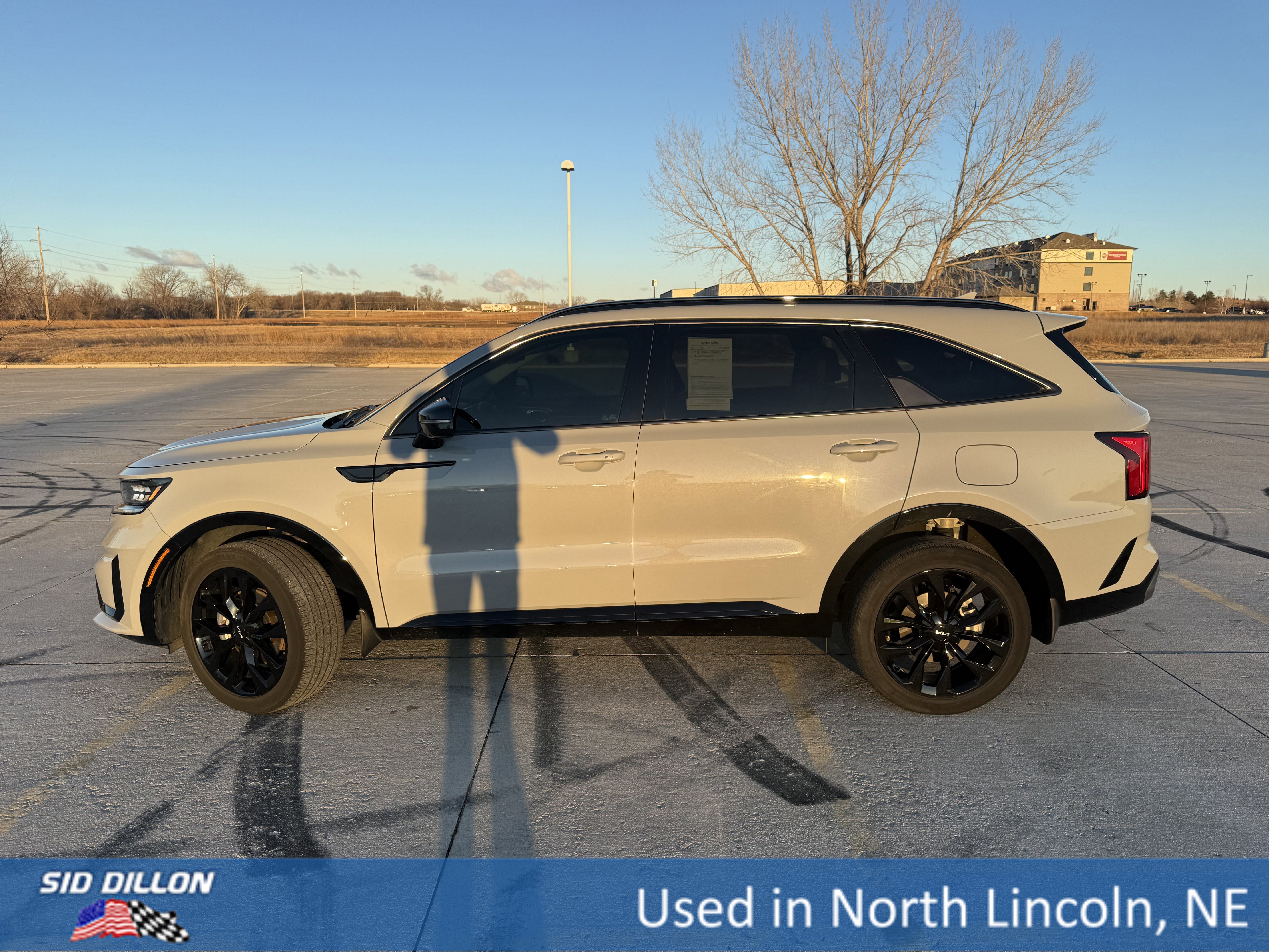 Used 2023 Kia Sorento SX image 2