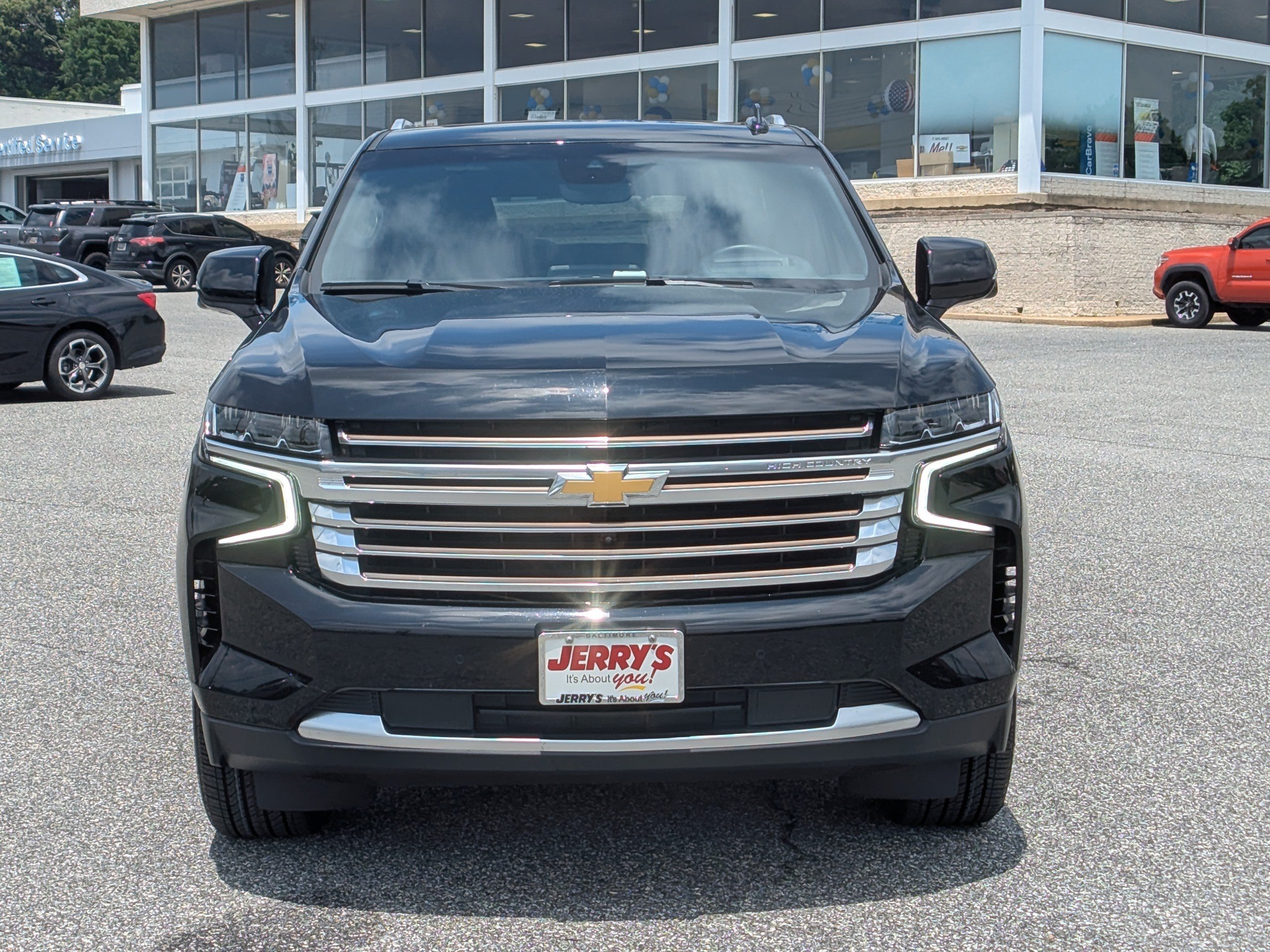 Used 2024 Chevrolet Tahoe High Country AWD/4WD image 2