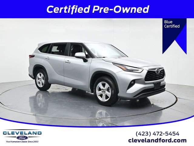 Used 2024 Toyota Highlander LE FWD image 1