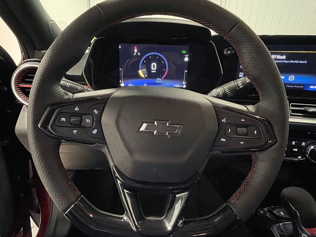 Used 2024 Chevrolet Trax RS FWD image 33