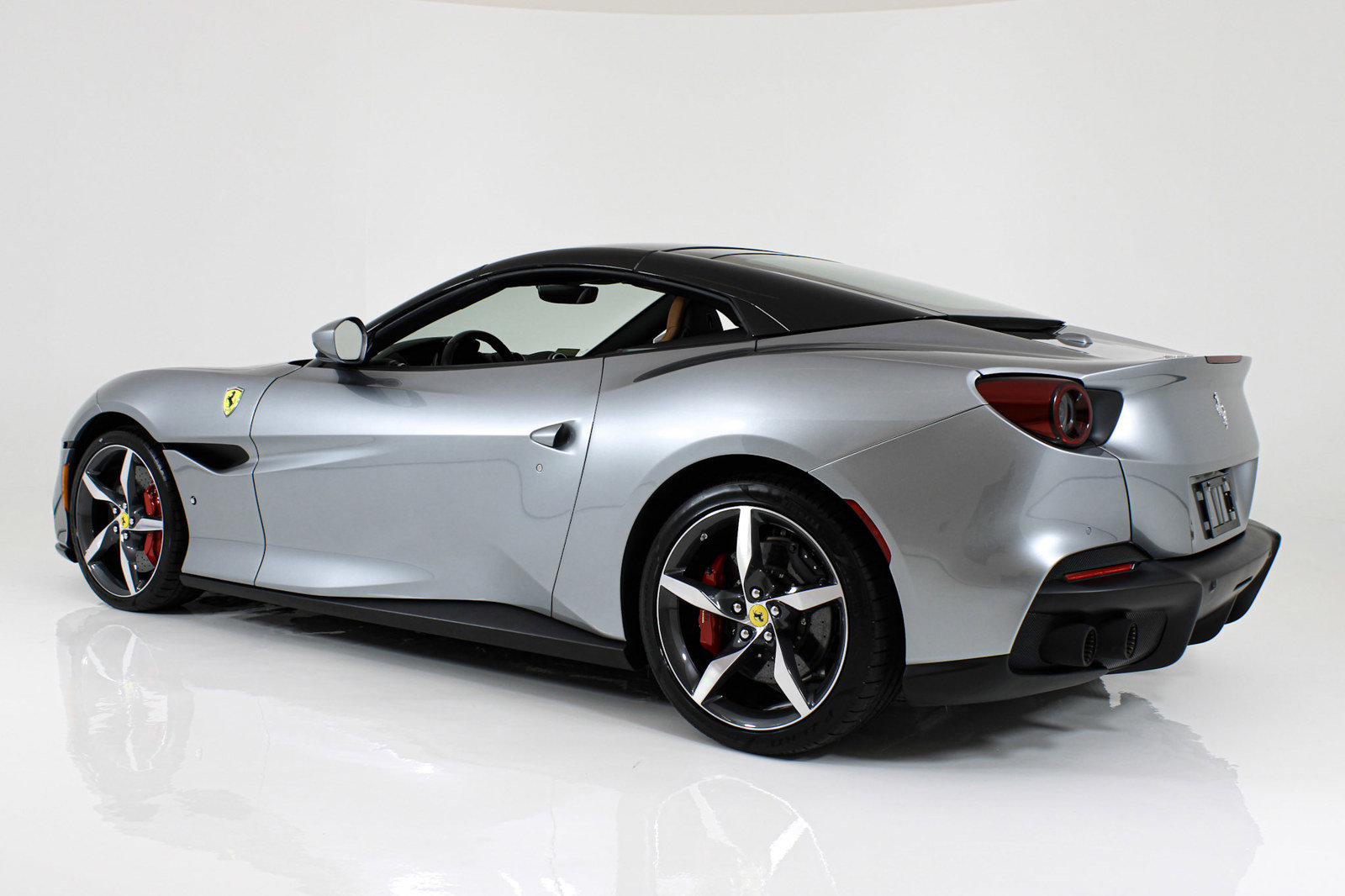 Certified 2023 Ferrari Portofino M RWD image 7