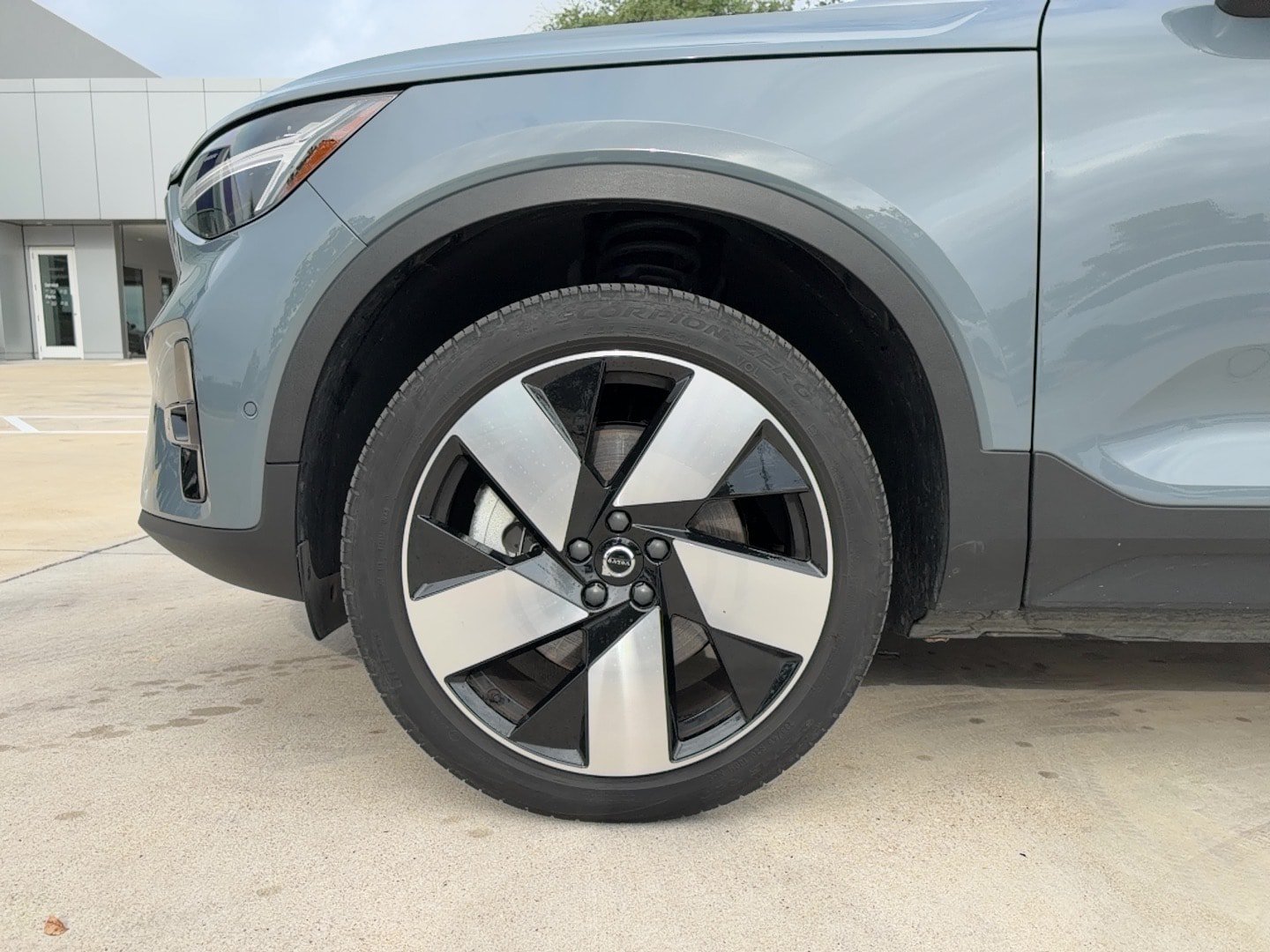 Certified 2023 Volvo C40 P8 Recharge Plus w/ Climate Package AWD/4WD image 10
