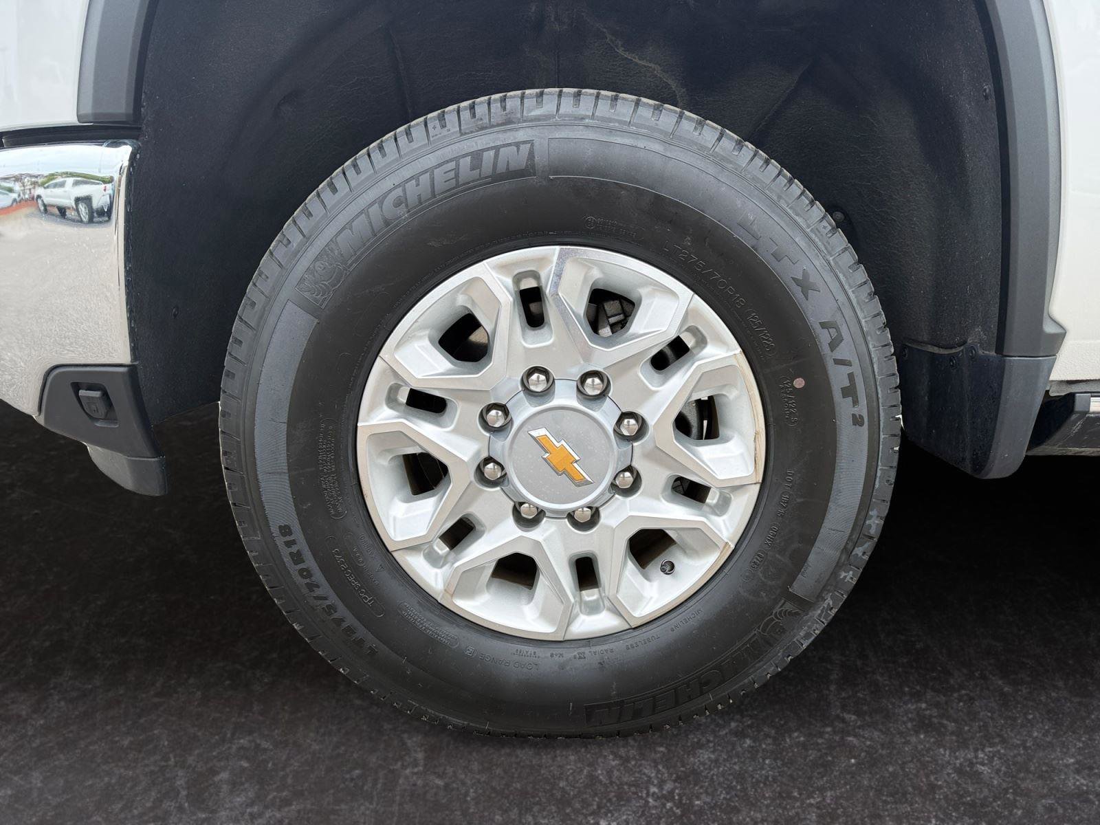 Used 2024 Chevrolet Silverado 2500 LTZ w/ LTZ Convenience Package AWD/4WD image 15
