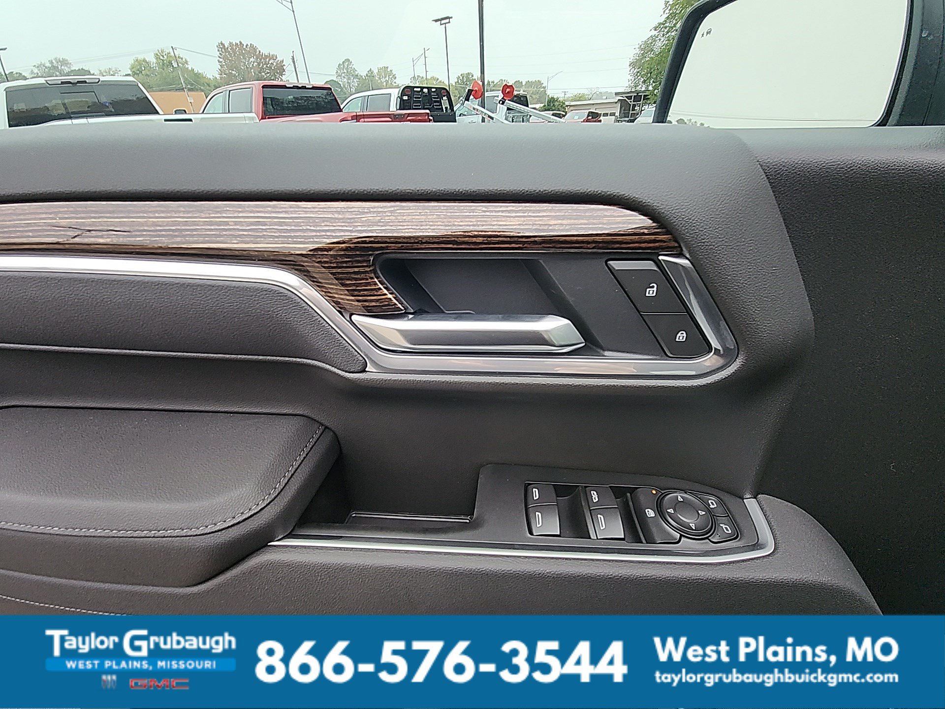 New 2026 GMC Sierra 1500 Elevation w/ Elevation Premium Package AWD/4WD image 15