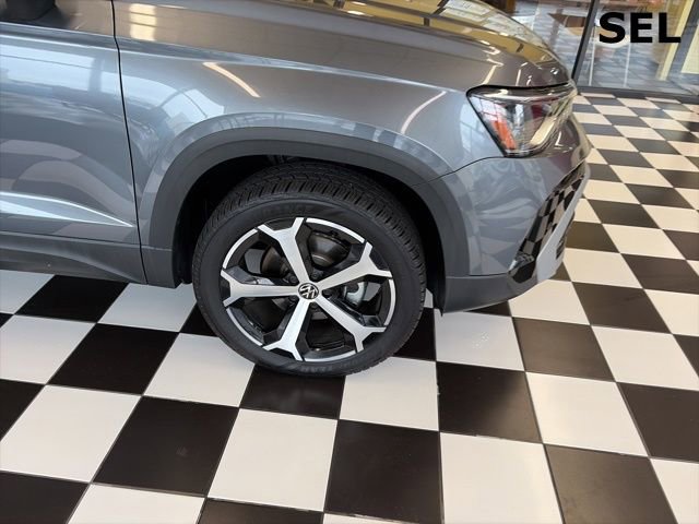 Certified 2025 Volkswagen Taos SEL image 16