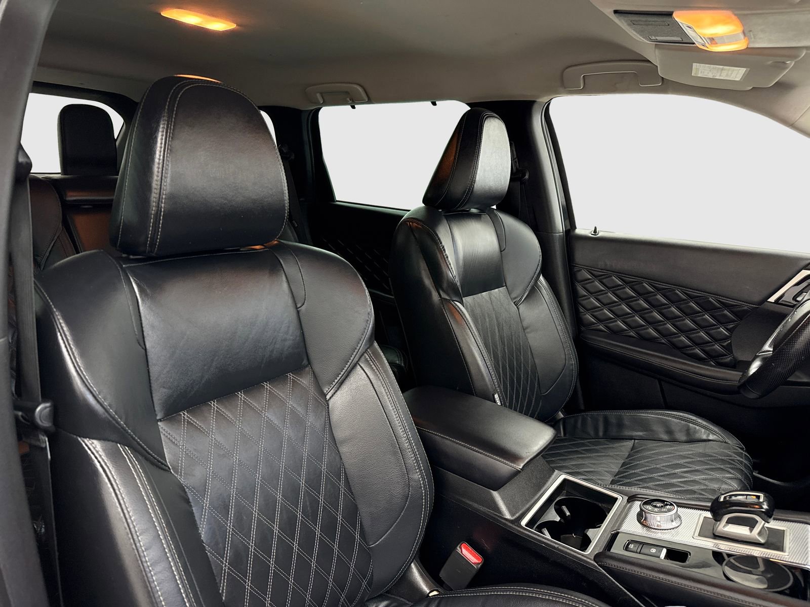 Used 2022 Mitsubishi Outlander SEL image 39
