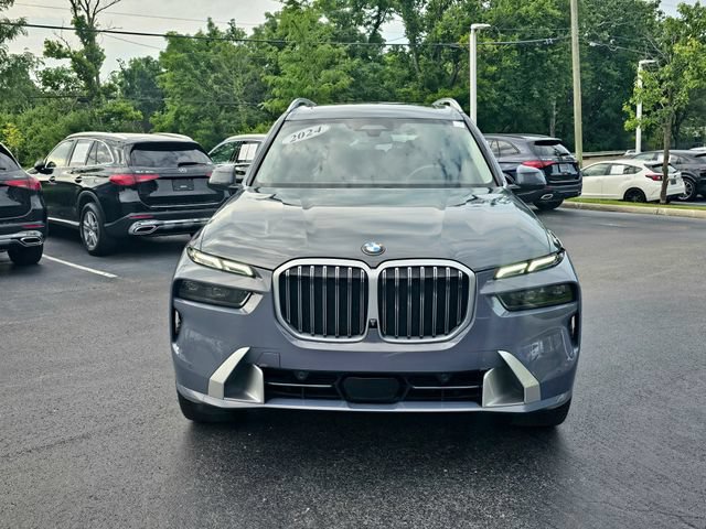Used 2024 BMW X7 xDrive40i w/ Executive Package AWD/4WD image 2
