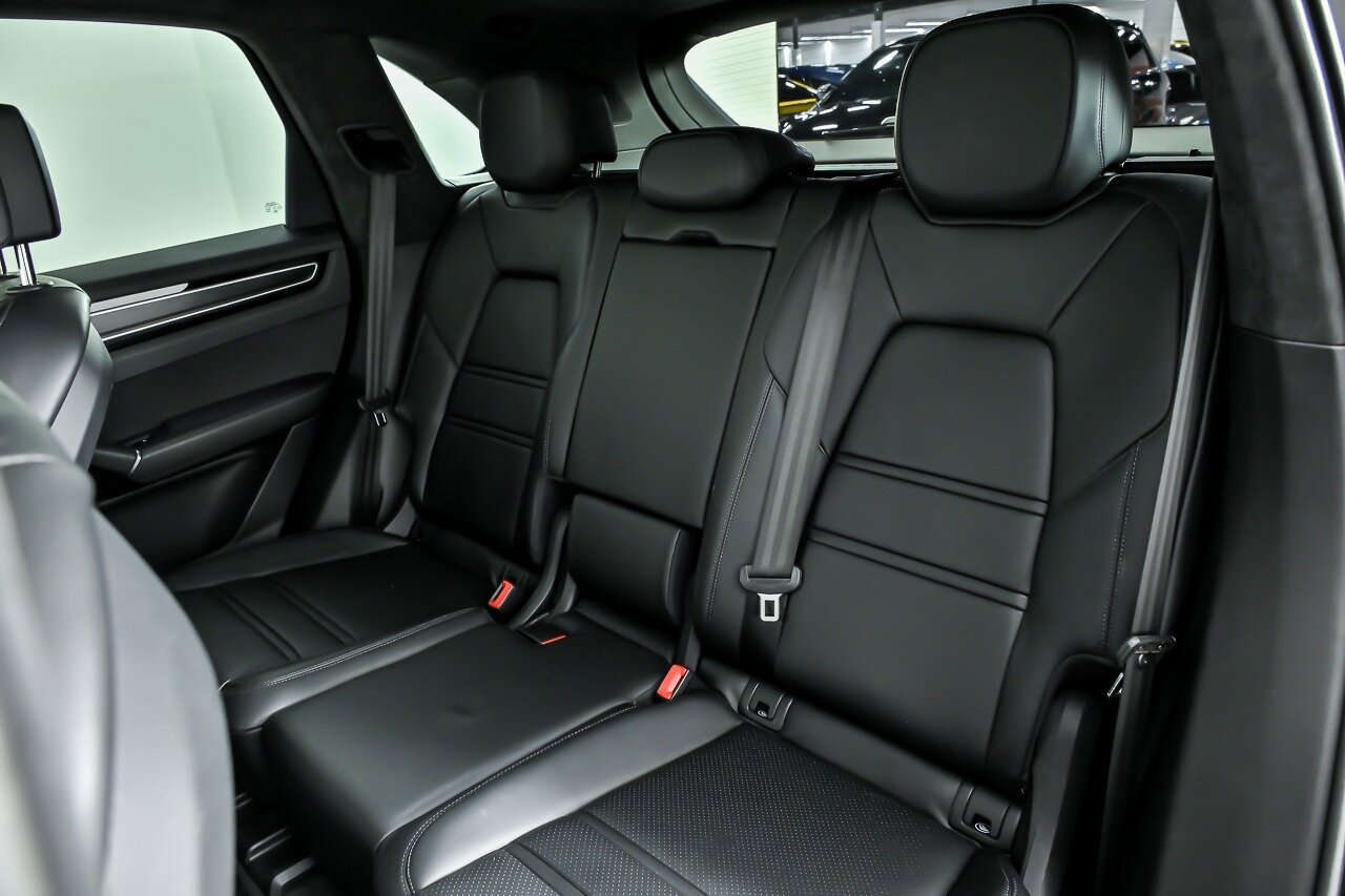 Used 2023 Porsche Cayenne GTS AWD/4WD image 25
