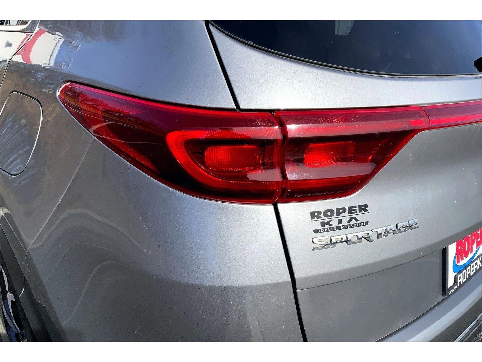 Used 2020 Kia Sportage LX image 24