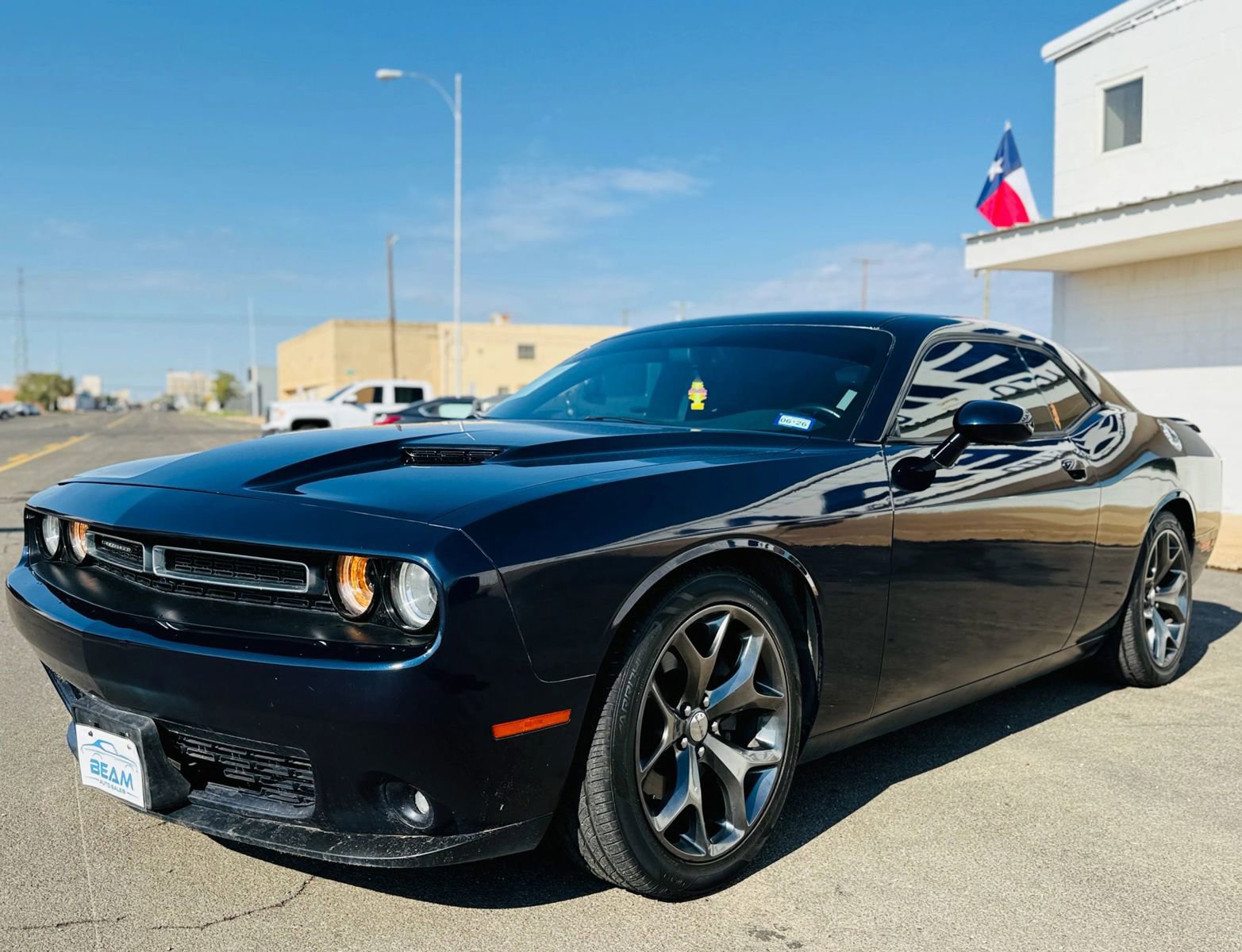 Used 2016 Dodge Challenger SXT Plus image 6