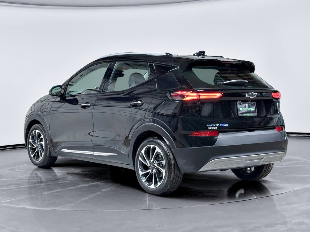 Used 2023 Chevrolet Bolt EUV Premier FWD image 2