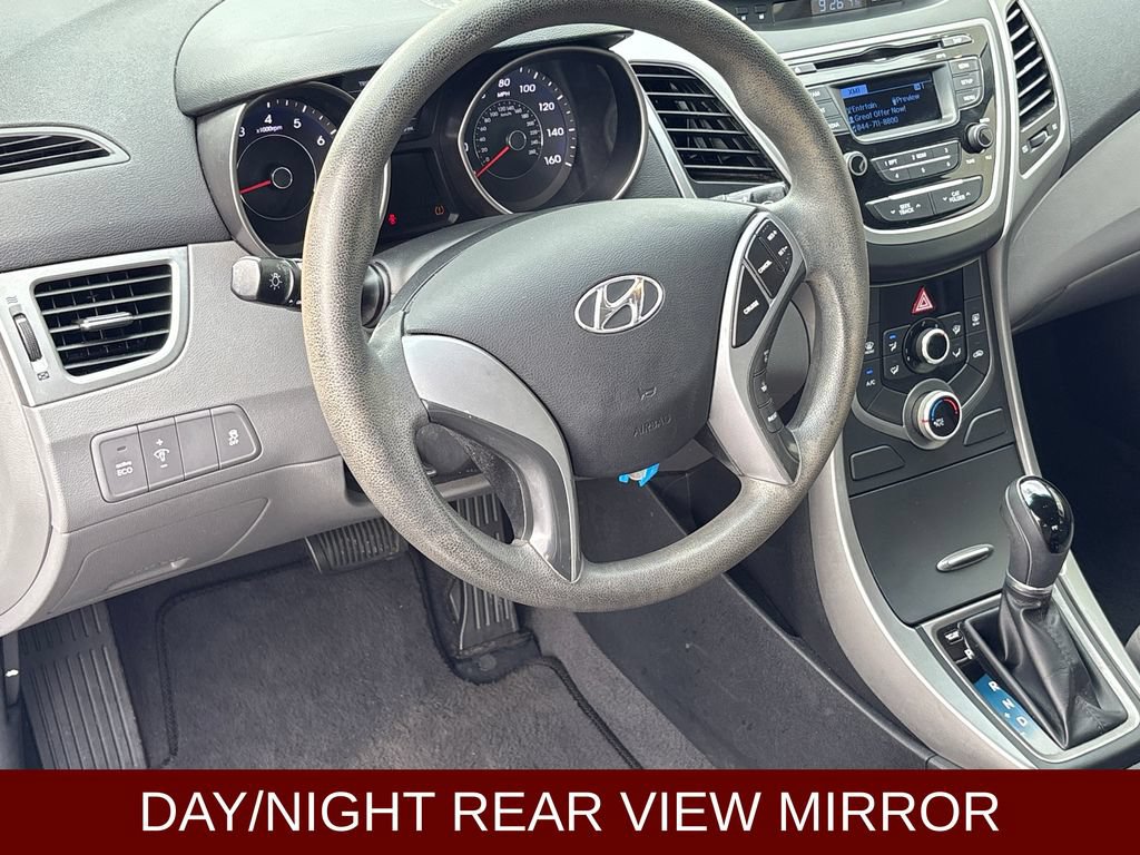 Used 2015 Hyundai Elantra SE FWD image 5