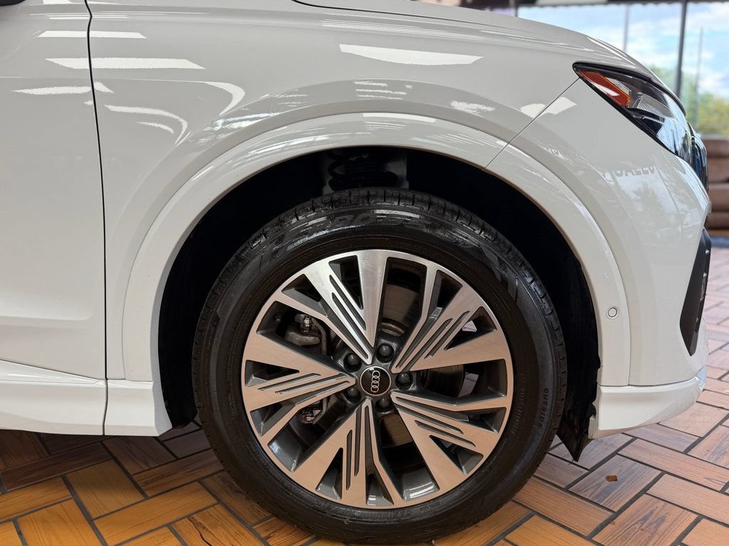 Used 2023 Audi Q4 e-tron Premium Plus w/ Premium Plus RWD image 12