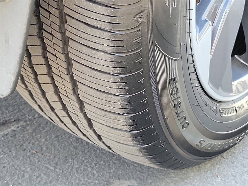 Used 2023 Nissan Rogue SV image 26