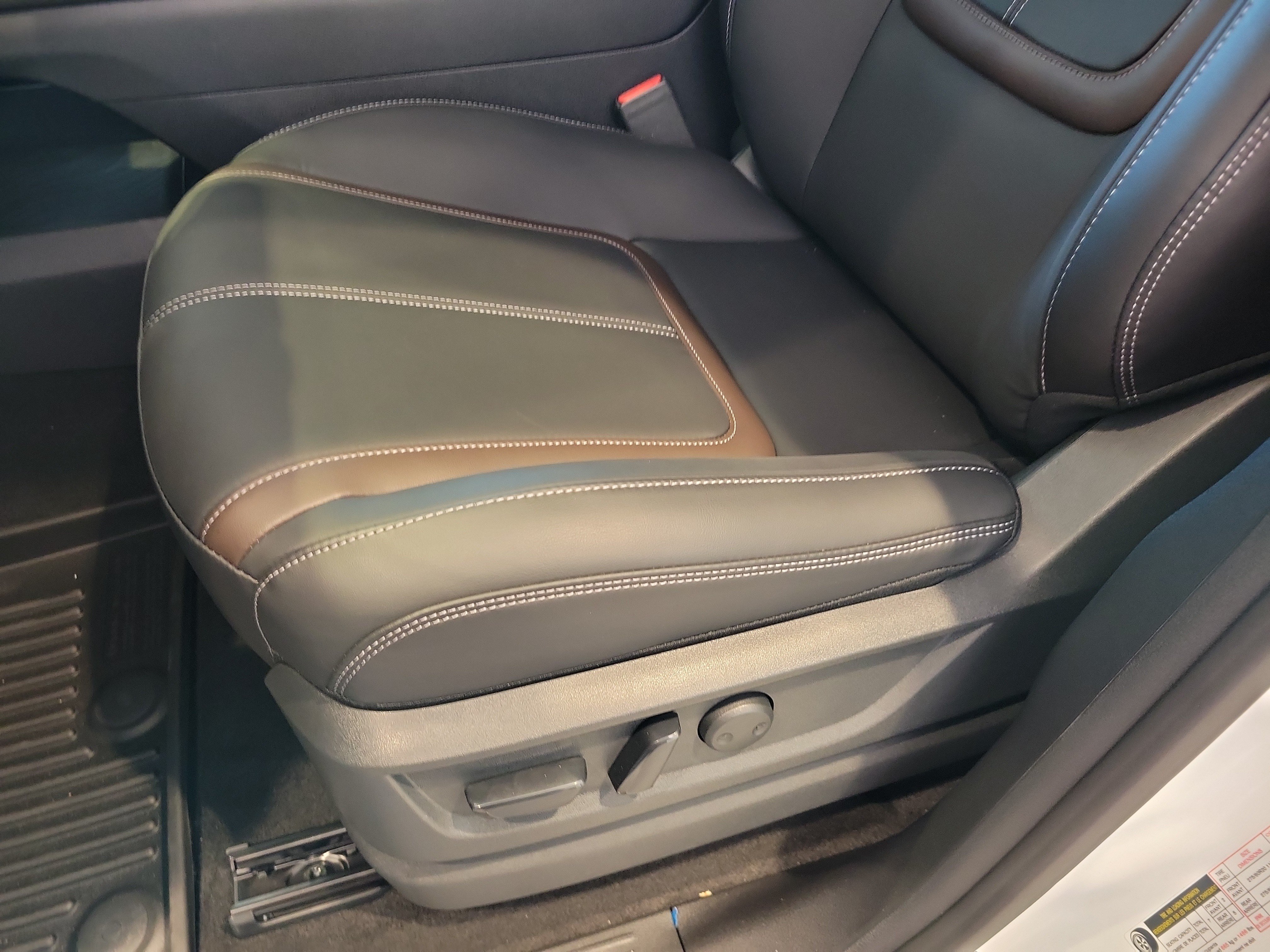 New 2026 Nissan Armada SL w/ Captain's Chari Seat Package RWD image 11