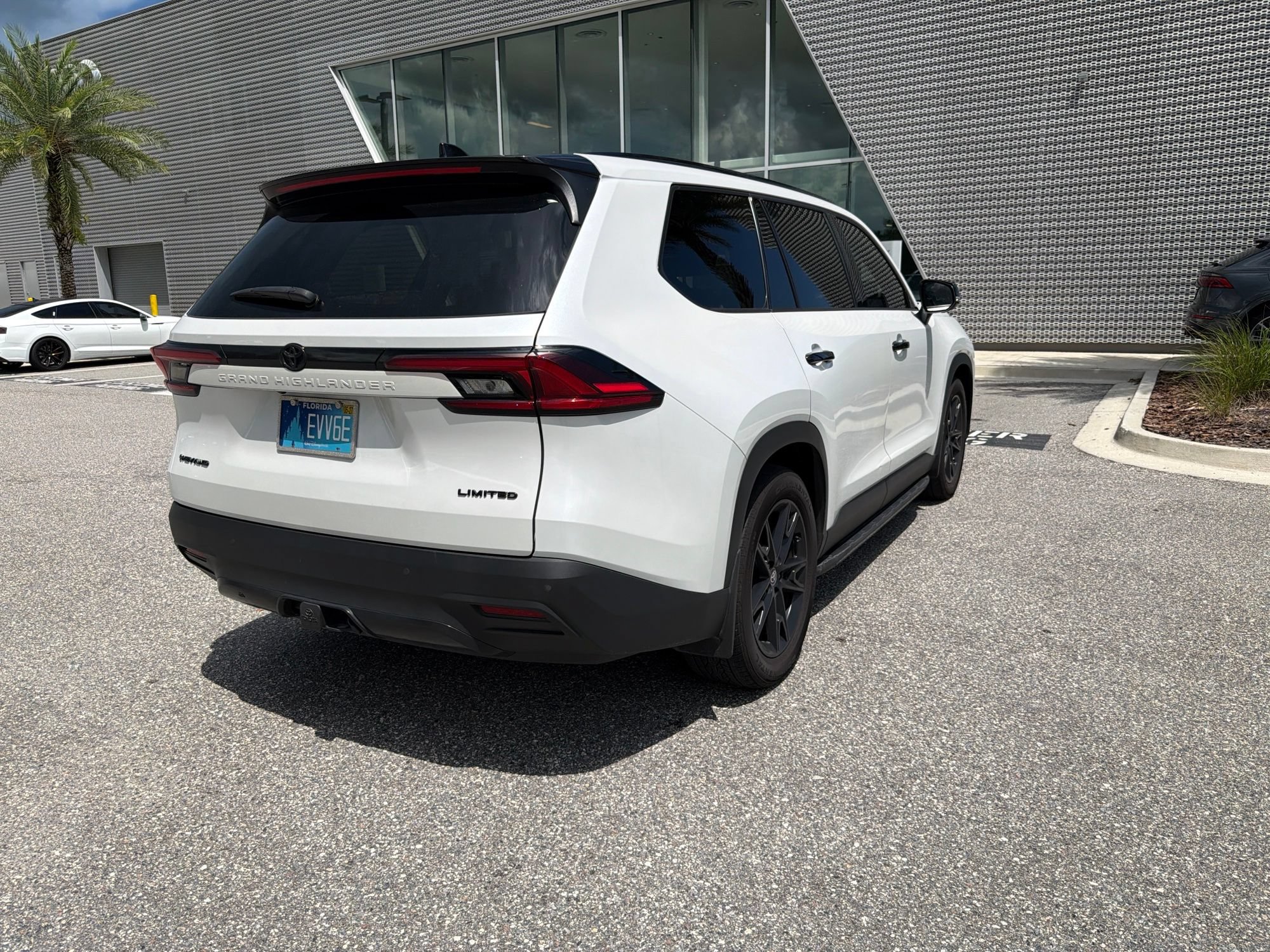 Used 2025 Toyota Grand Highlander AWD Hybrid image 7