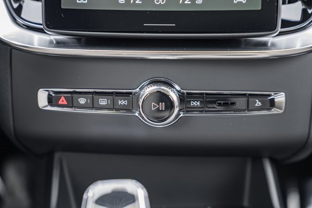 New 2026 Volvo XC90 B6 Plus w/ Protection Package Premier image 23