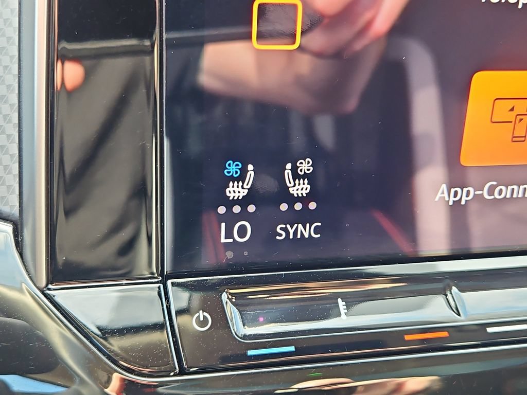 Certified 2026 Volkswagen Atlas Peak Edition AWD/4WD image 13