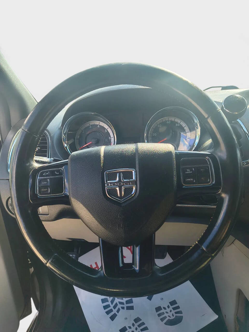 Used 2018 Dodge Grand Caravan SXT image 8