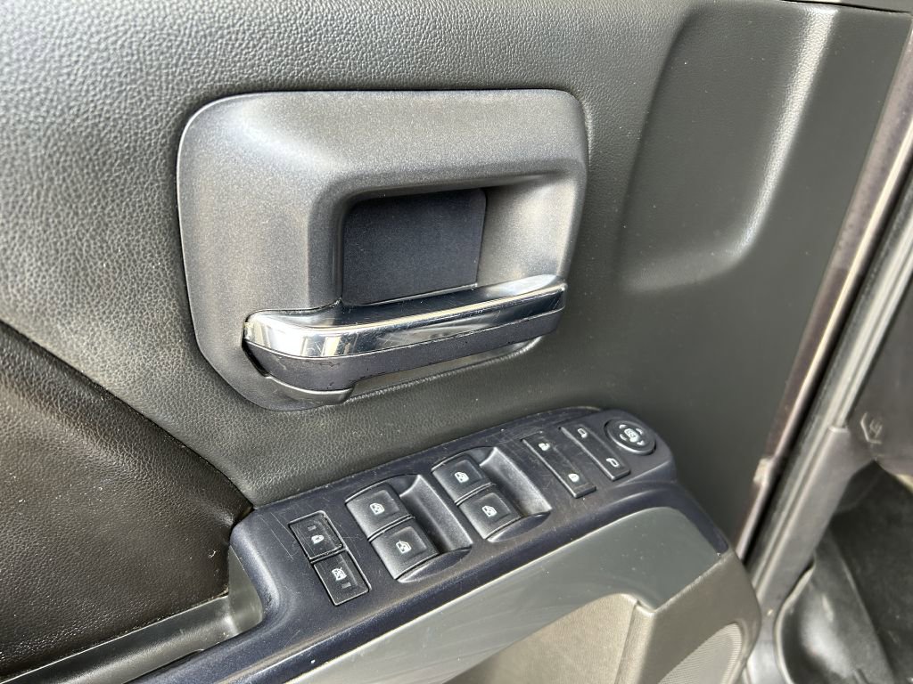 Used 2015 Chevrolet Silverado 1500 LT w/ LT Convenience Package AWD/4WD image 3