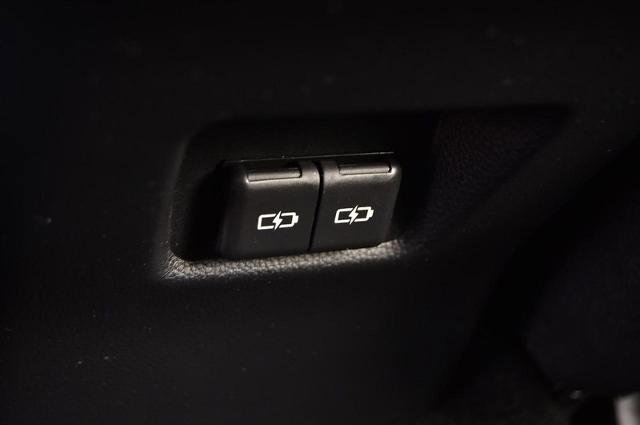 Used 2025 Toyota RAV4 XLE image 22