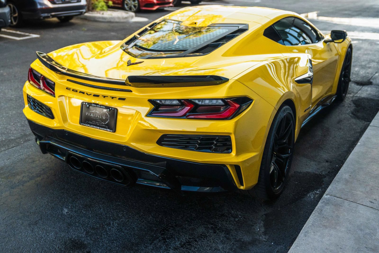 Used 2025 Chevrolet Corvette Z06 RWD image 14