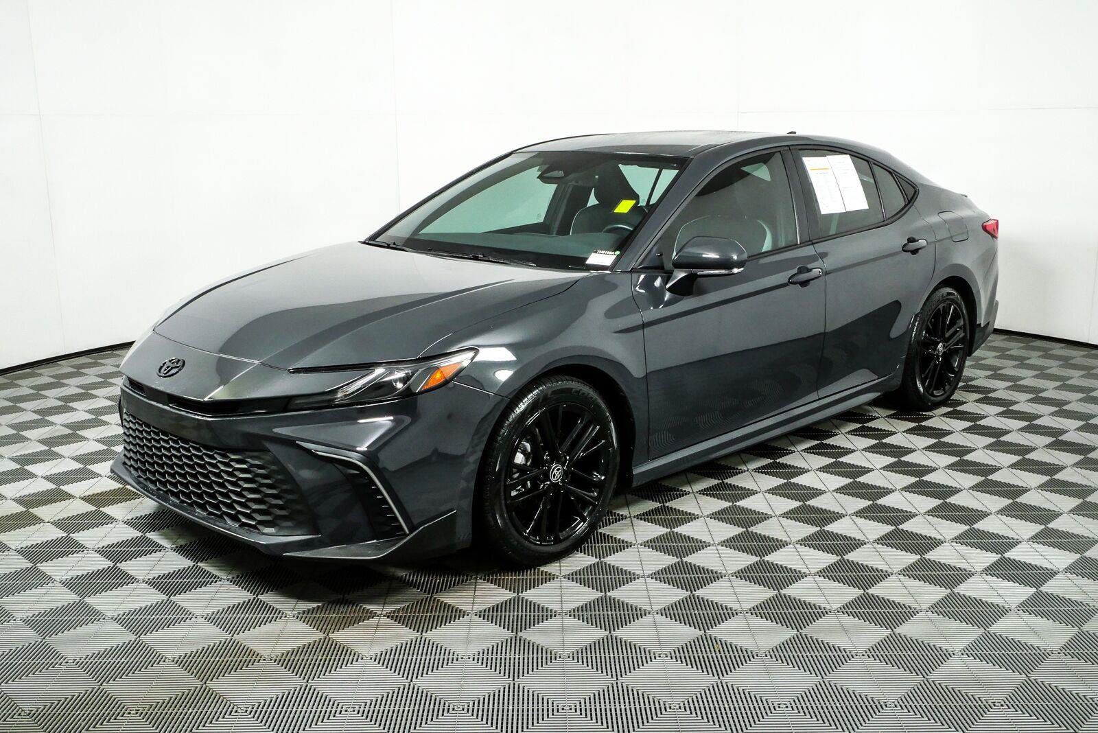 Used 2025 Toyota Camry SE w/ Convenience Package FWD image 24