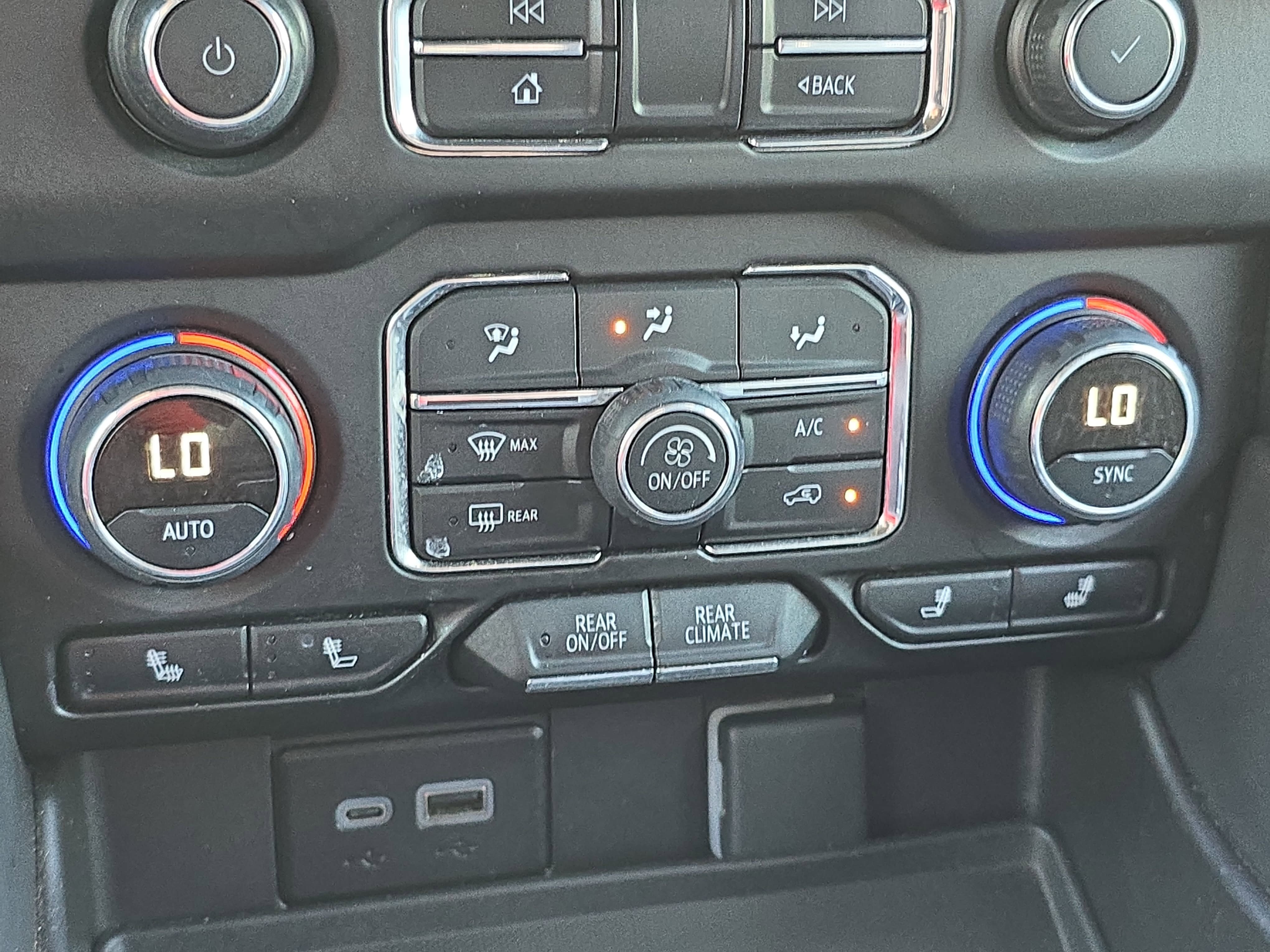 Used 2023 Chevrolet Suburban RST w/ Luxury Package AWD/4WD image 25