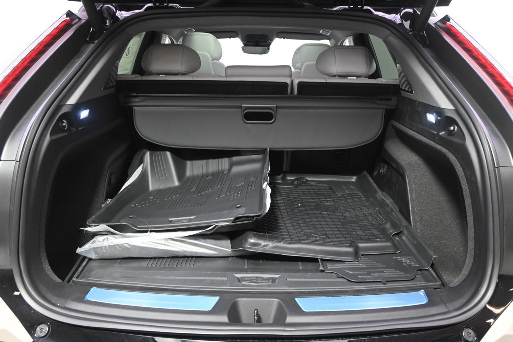 New 2027 Cadillac Optiq Premium Luxury w/ LPO, Floor Liner Package AWD/4WD image 19