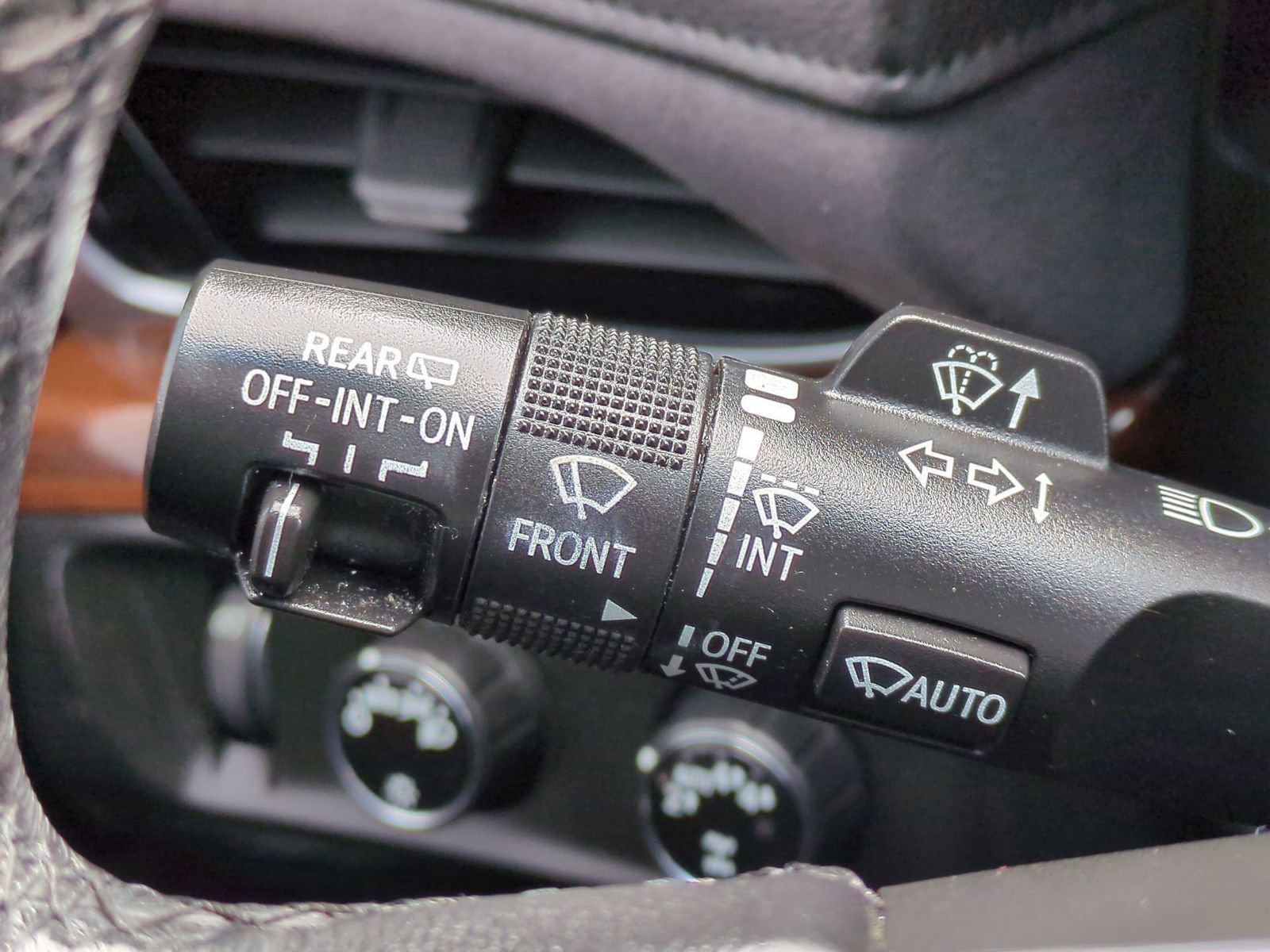 Used 2019 Cadillac Escalade ESV Luxury image 62