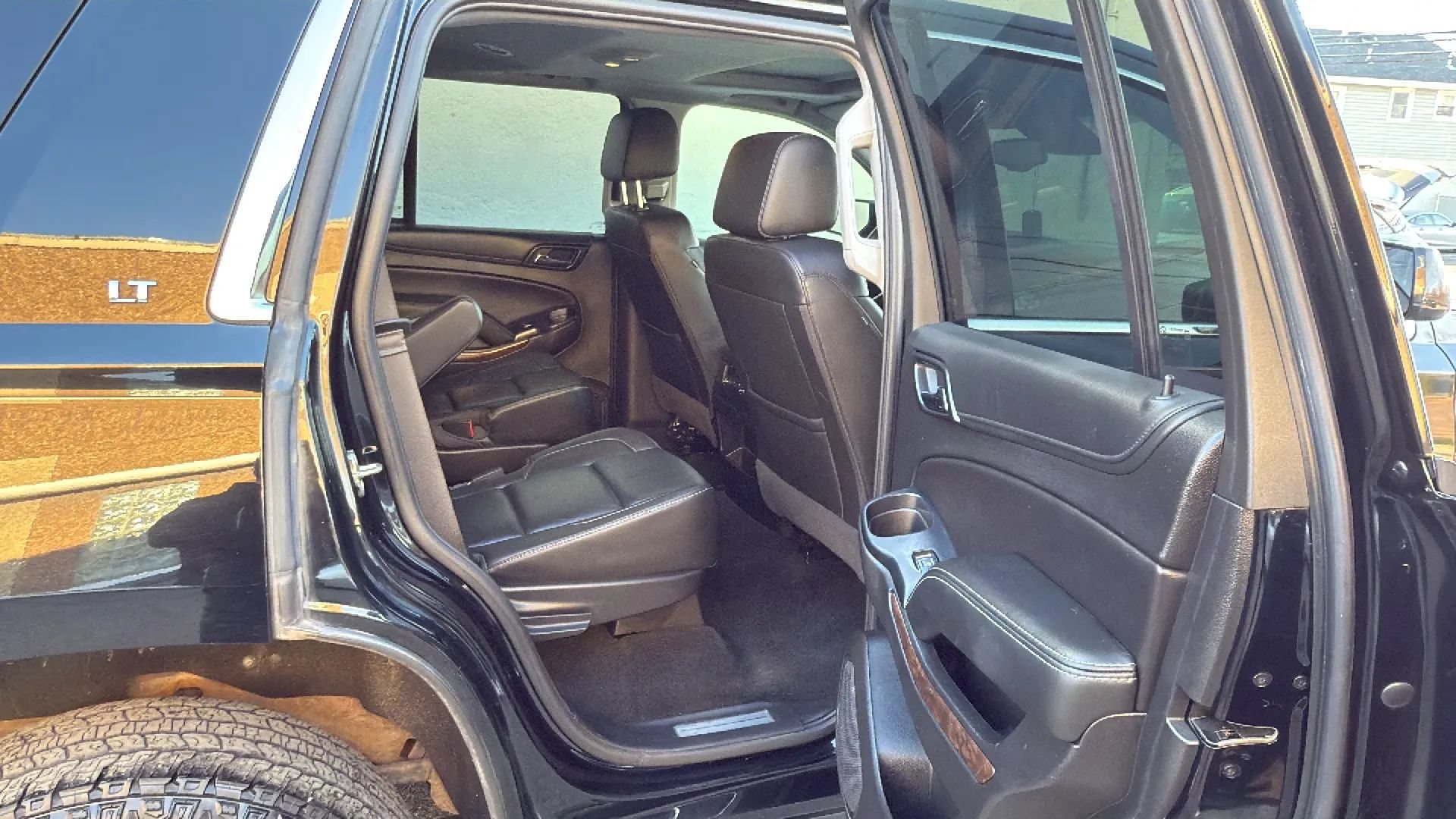 Used 2018 Chevrolet Tahoe LT AWD/4WD image 25