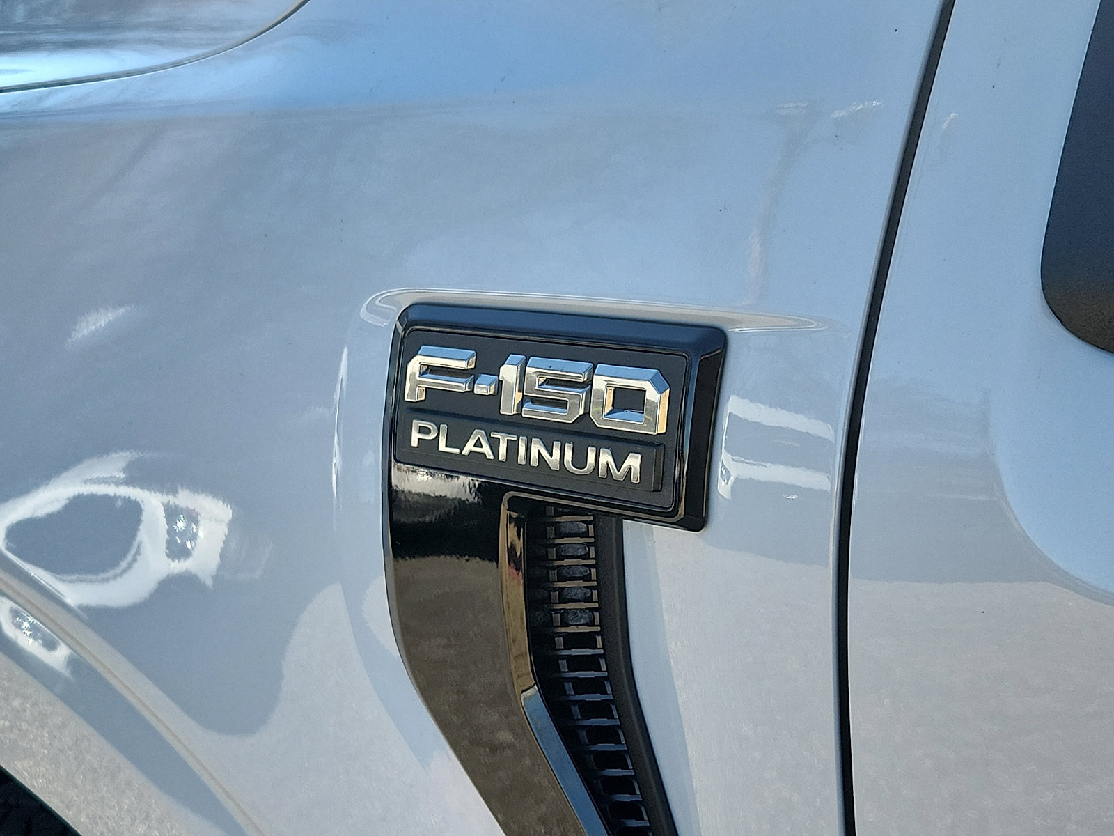 New 2025 Ford F150 Platinum w/ FX4 Off-Road Package image 18