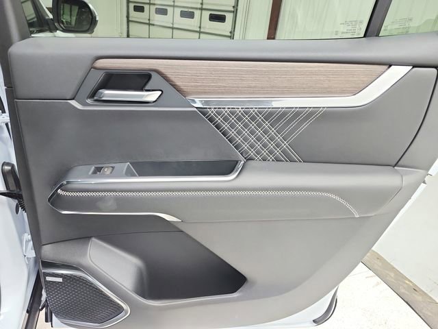 New 2026 GMC Acadia Denali w/ Super Cruise Package FWD image 47