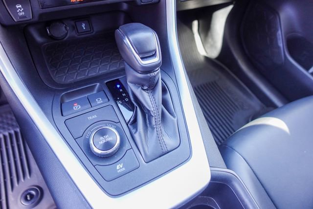 Certified 2022 Toyota RAV4 XLE Premium image 22