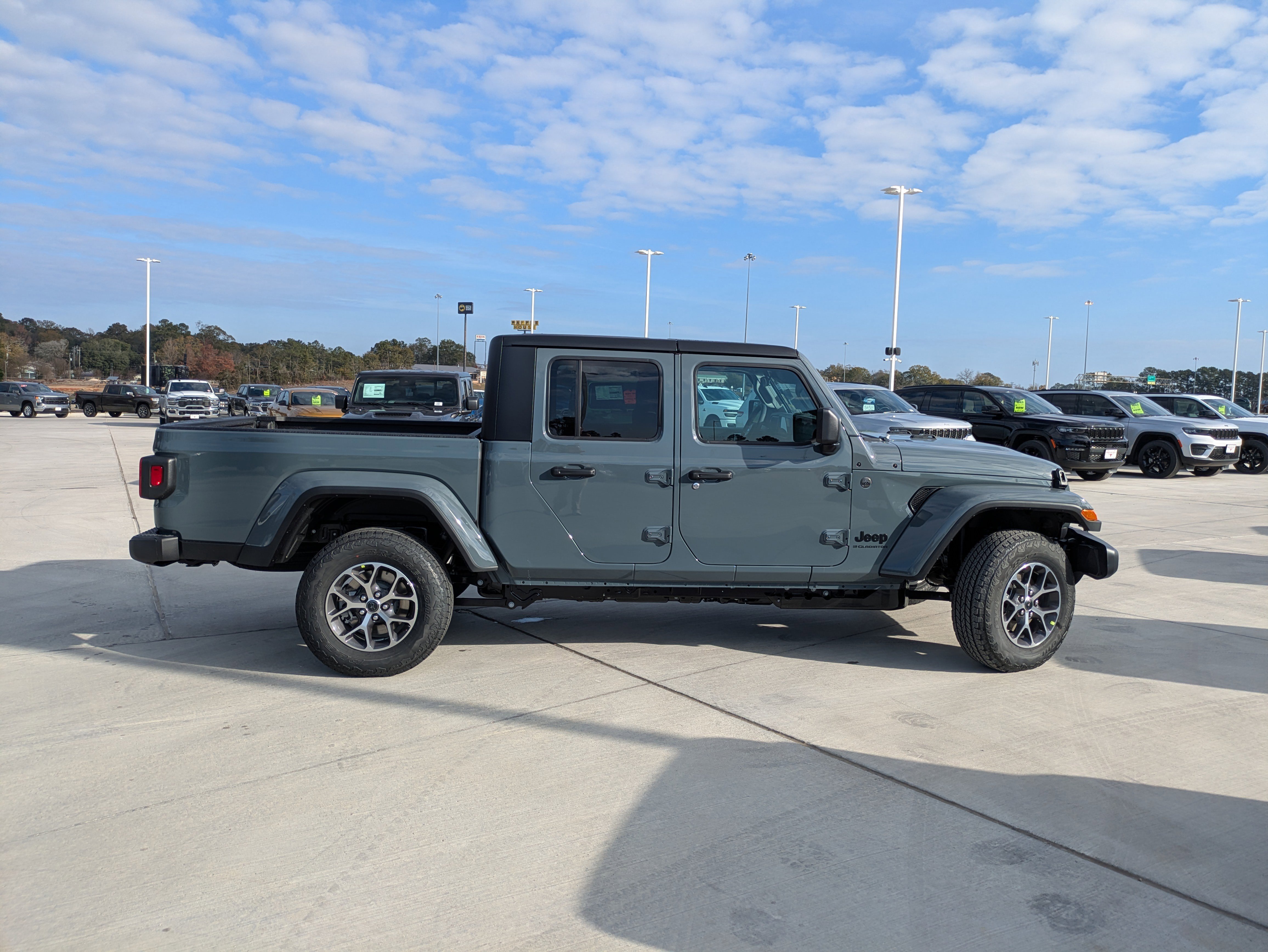 New 2026 Jeep Gladiator Sport AWD/4WD image 9