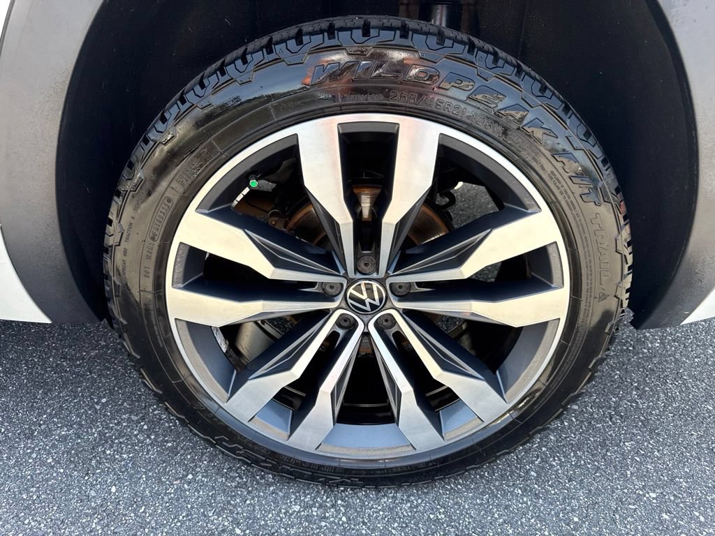 Used 2023 Volkswagen Atlas SEL Premium AWD/4WD image 9