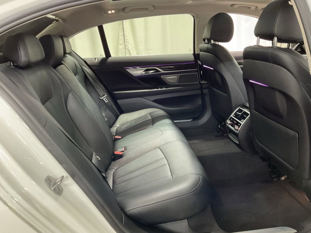Used 2018 BMW 740i xDrive image 26