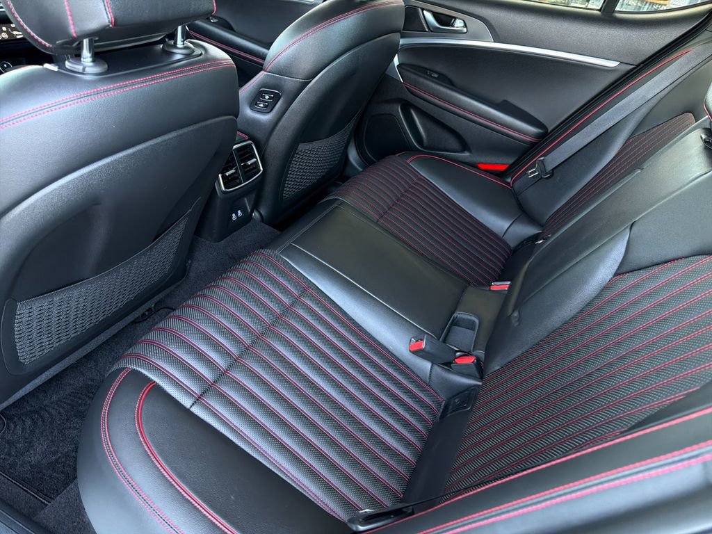 Used 2025 Genesis G70 2.5T w/ Sport Prestige Package RWD image 13