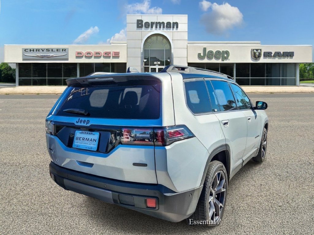 New 2026 Jeep Cherokee Overland w/ Trailer Tow Group AWD/4WD image 8