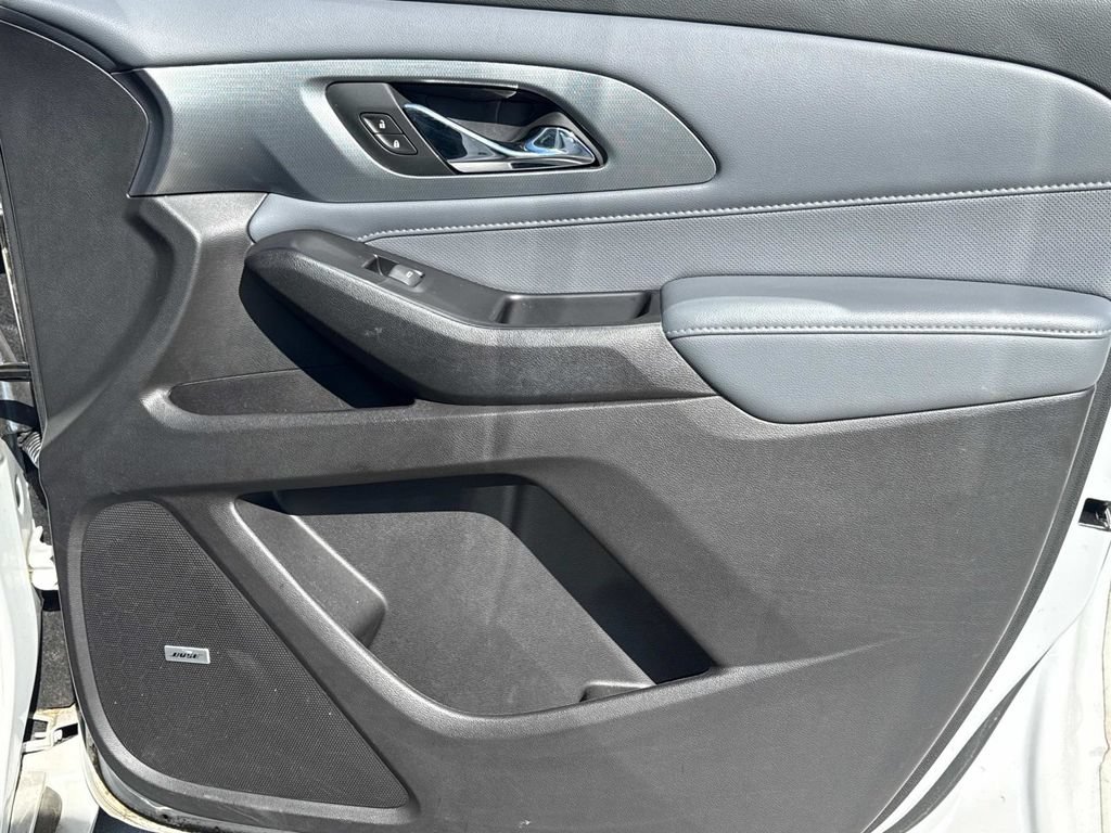 Used 2019 Chevrolet Traverse Premier w/ Driver Confidence II Package FWD image 17