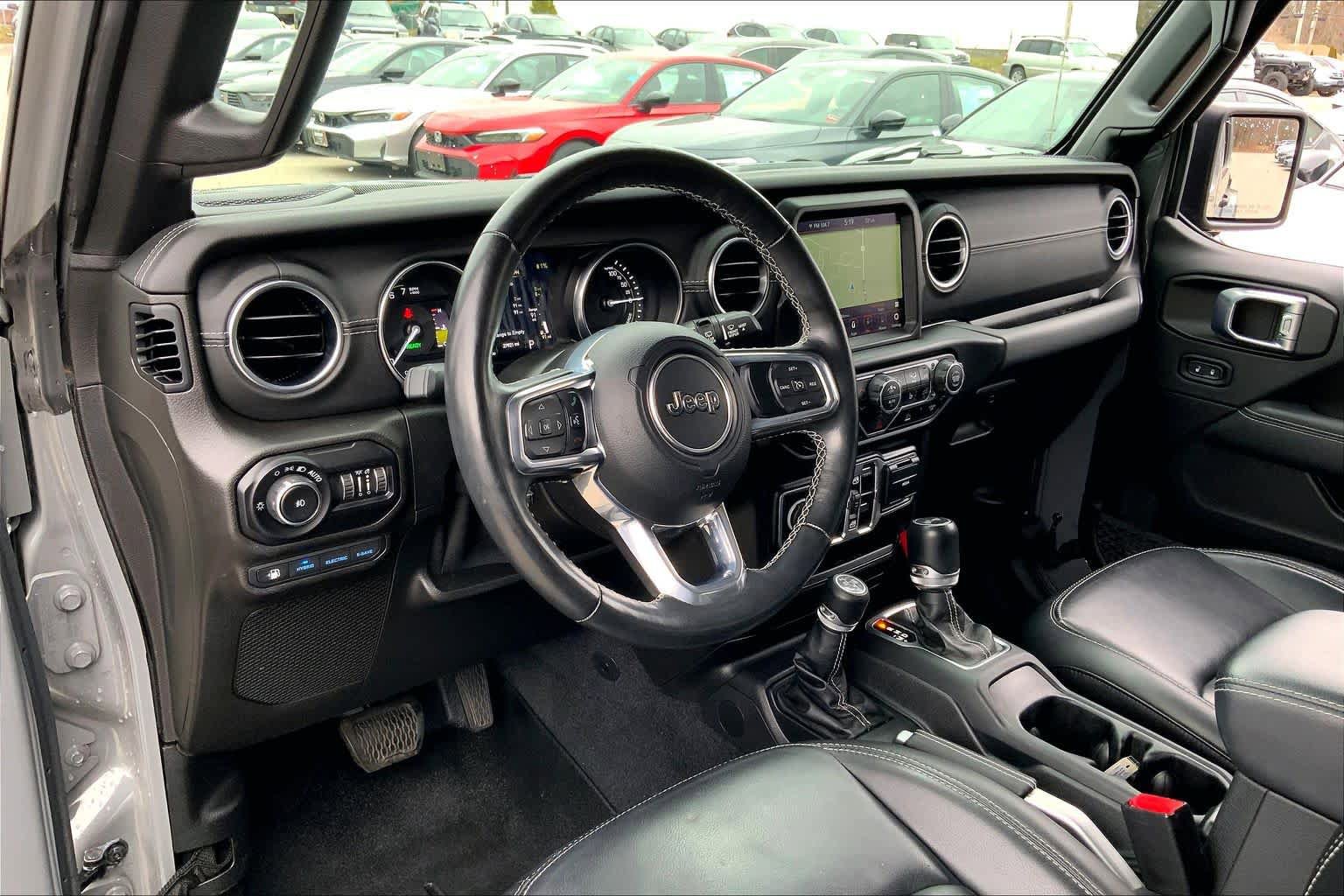Used 2021 Jeep Wrangler Unlimited Sahara w/ Cold Weather Group AWD/4WD image 18