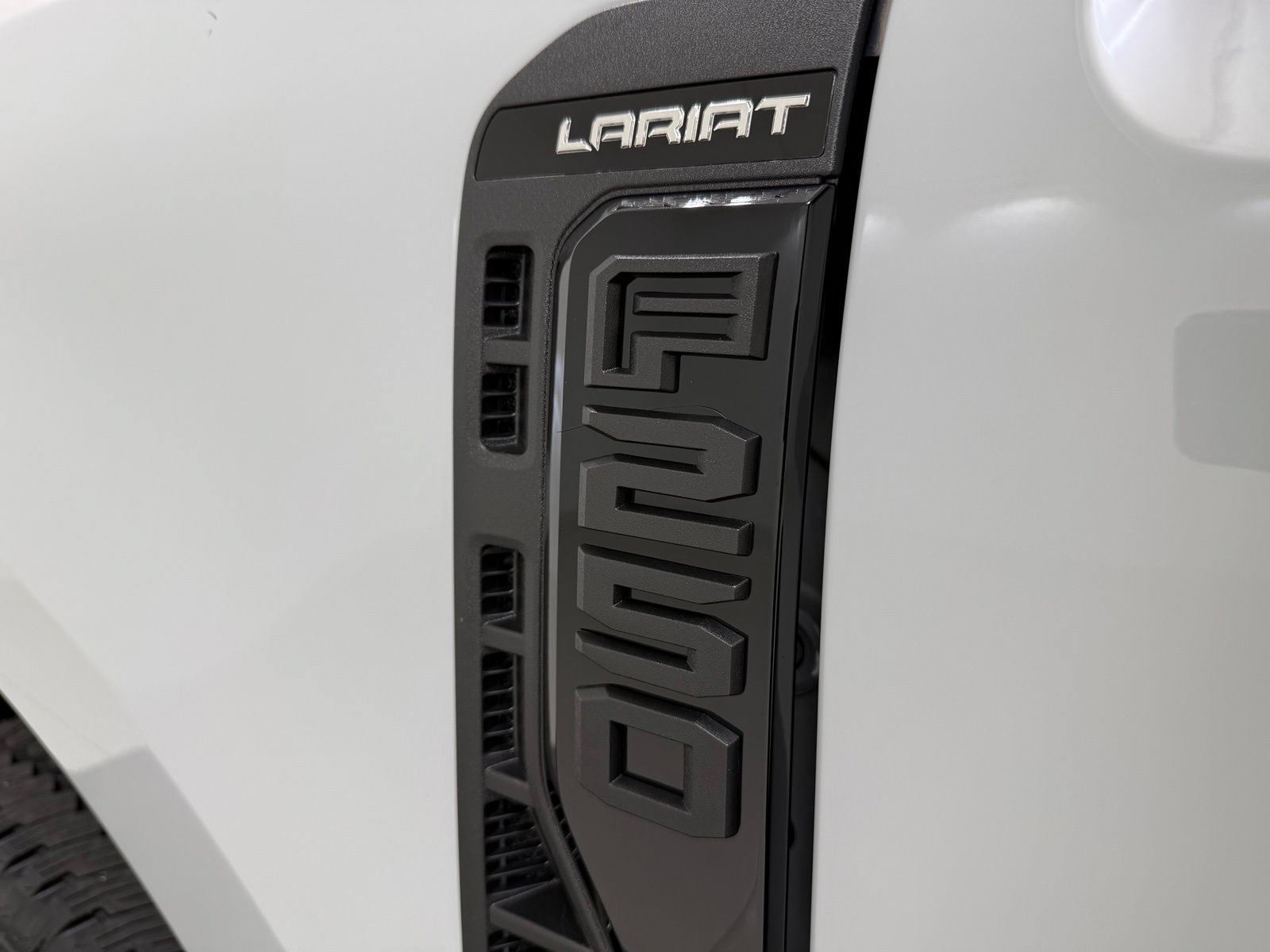 New 2026 Ford F250 Lariat w/ Black Appearance Package AWD/4WD image 12