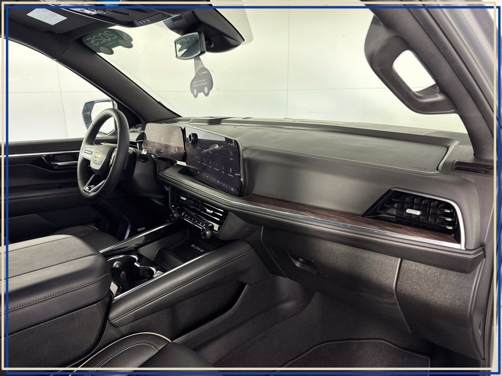 Certified 2025 Chevrolet Suburban Premier AWD/4WD image 40