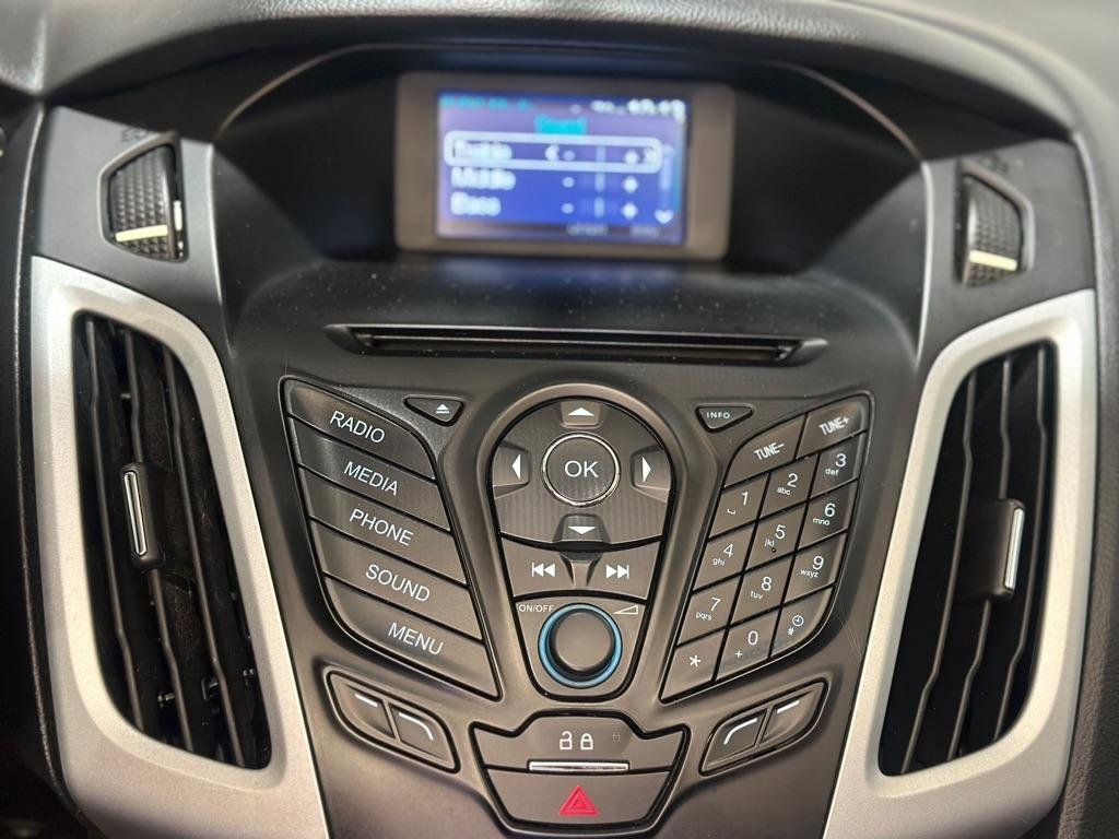 Used 2014 Ford Focus SE FWD image 18