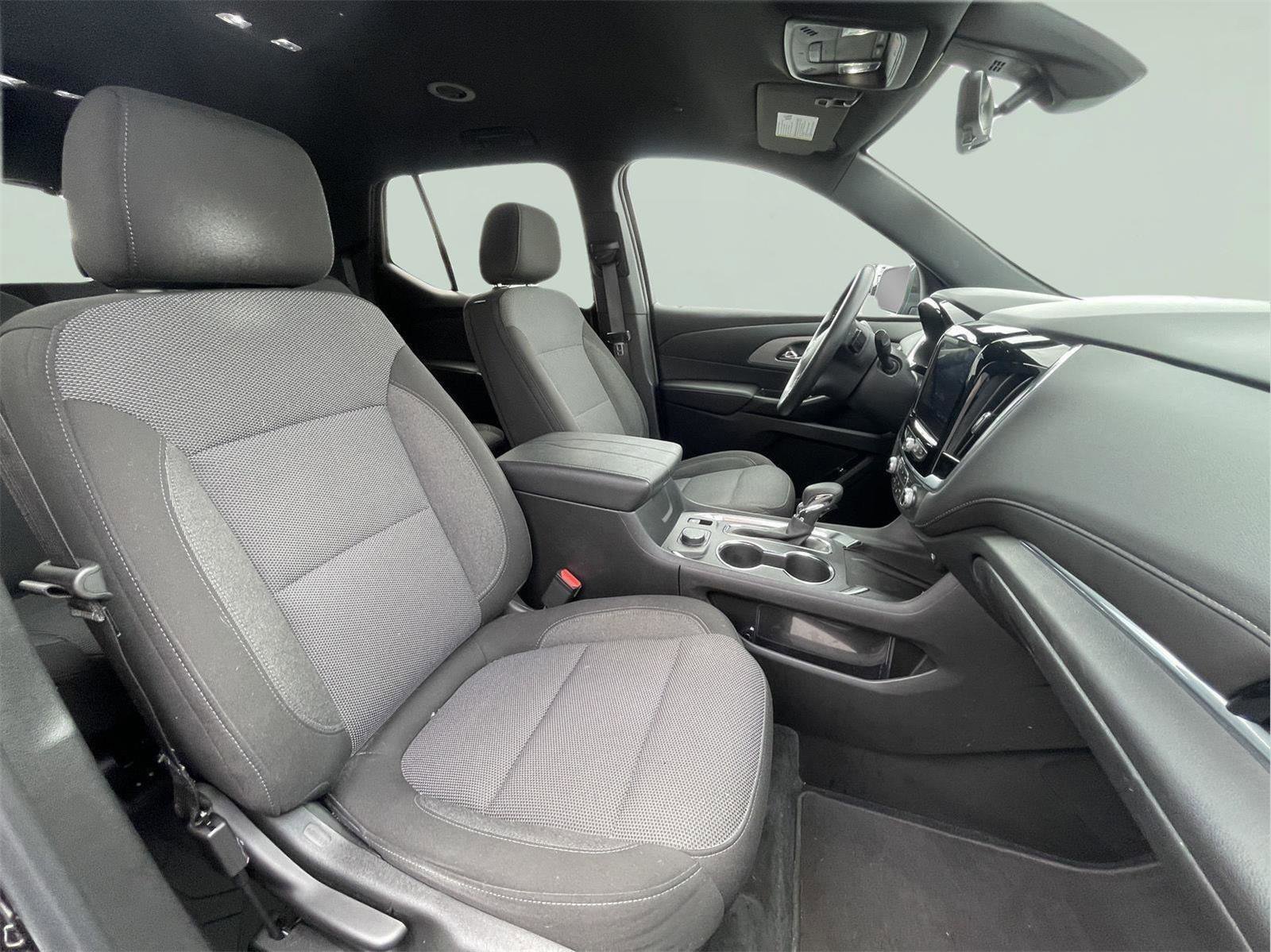 Used 2022 Chevrolet Traverse LT image 23